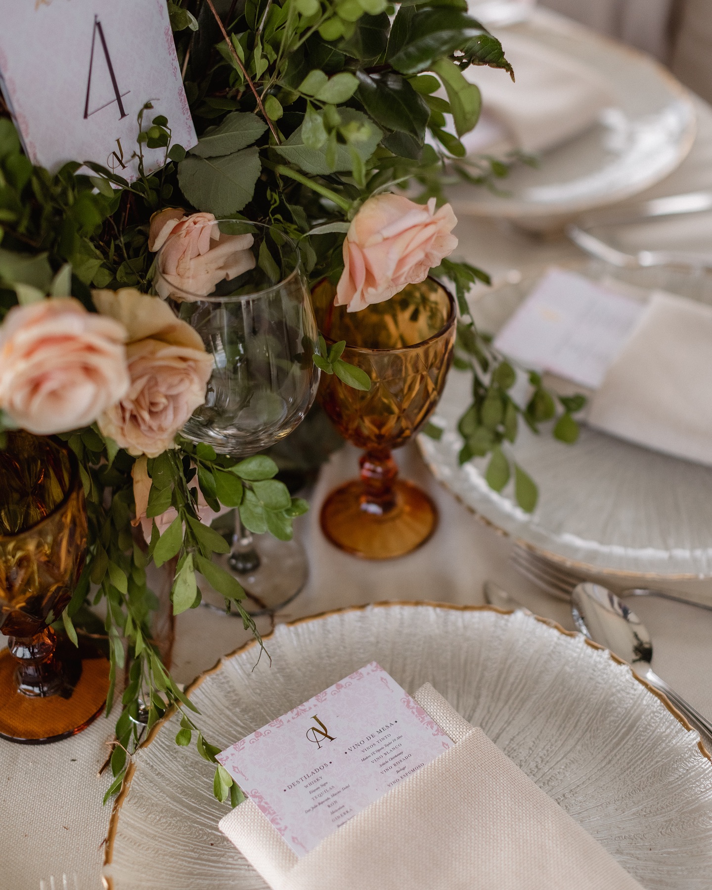 Detalle floral · Ethereal French